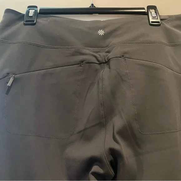 Athleta Headlands Hybrid Cargo Tight - Picture 4 of 8